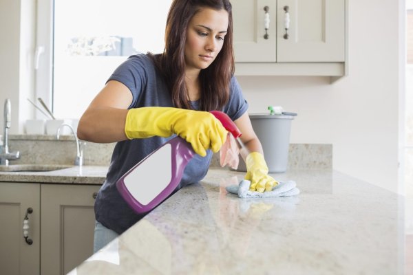 Девушка клининг