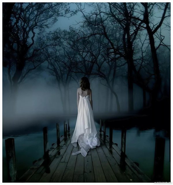 Девушка призрак