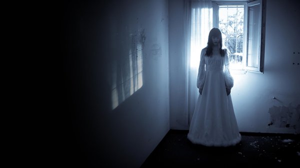 Девушка призрак