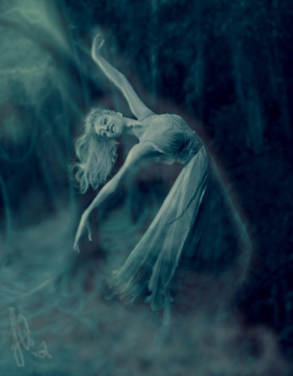 Девушка призрак