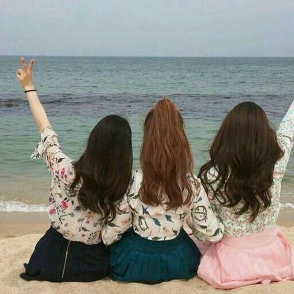 С 3 девушками