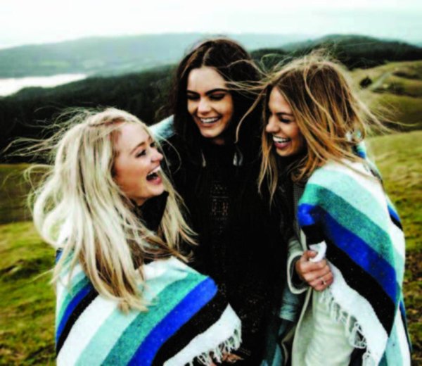 С 3 девушками