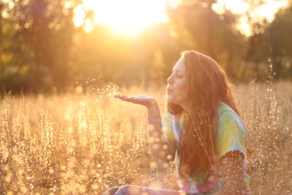 Девушка и солнце