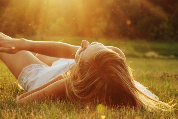 Девушка и солнце