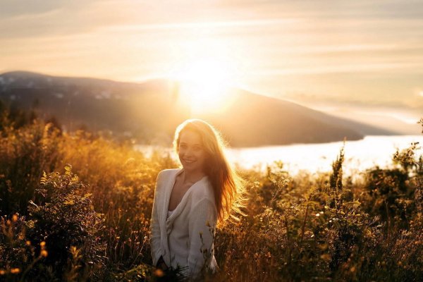 Девушка и солнце