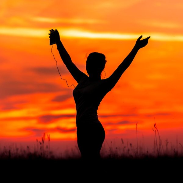 Девушка и солнце