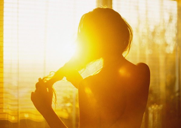 Девушка и солнце