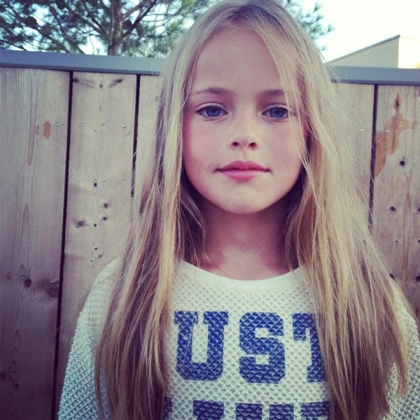 Девушка 12 лет