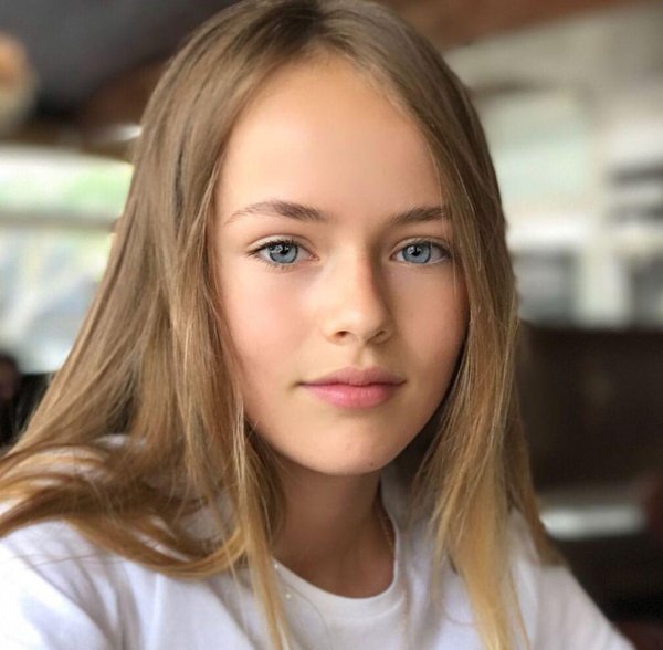 Девушка 12 лет