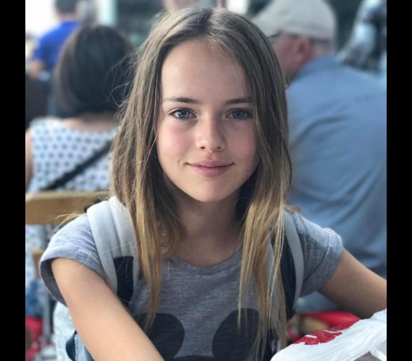 Девушка 12 лет