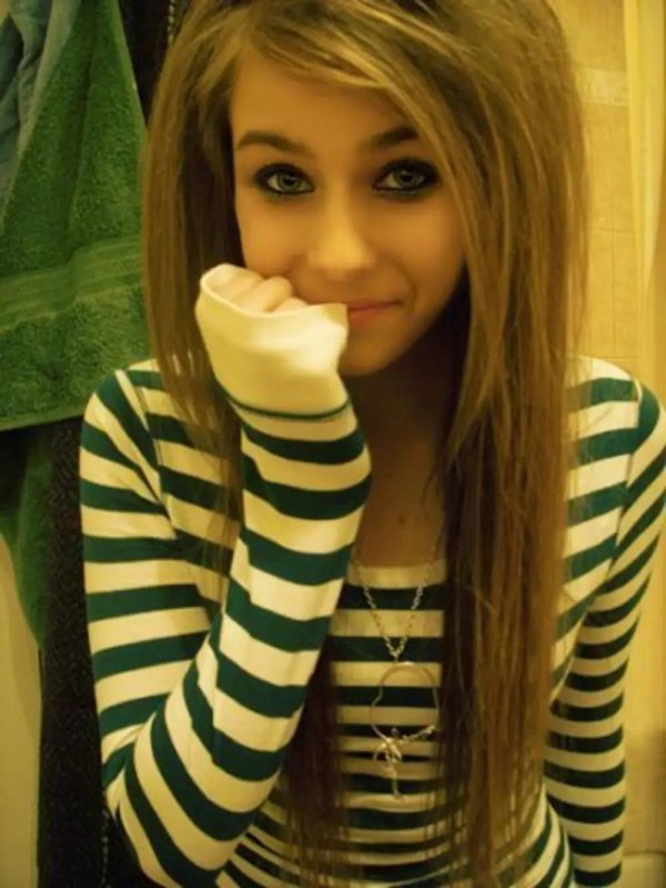 Девушка 12 лет