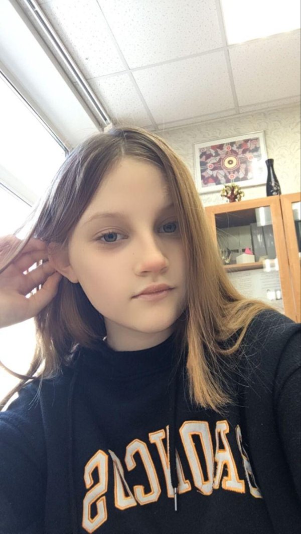 Девушка 12 лет