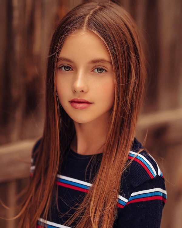 Девушка 12 лет