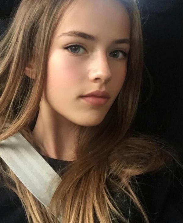 Девушка 12 лет