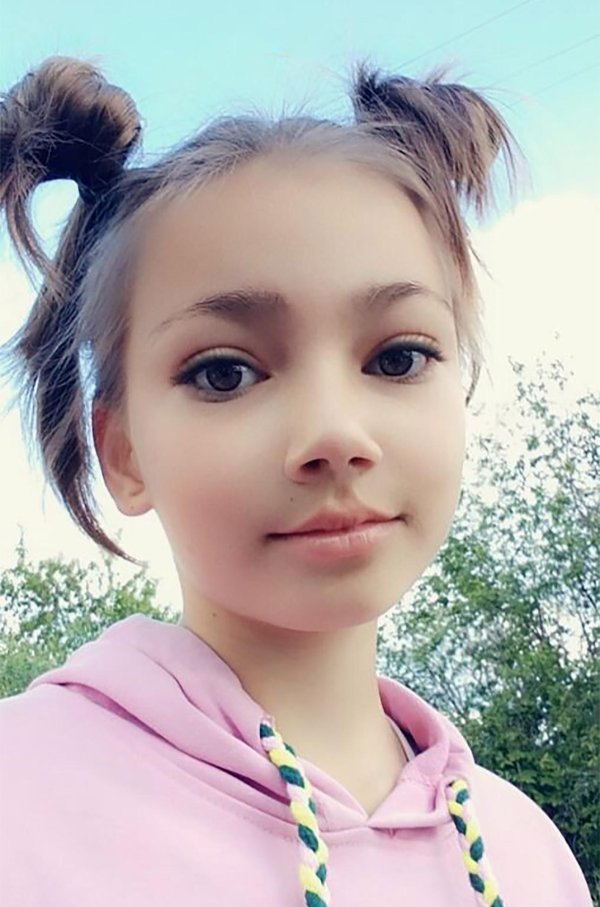 Девушка 12 лет