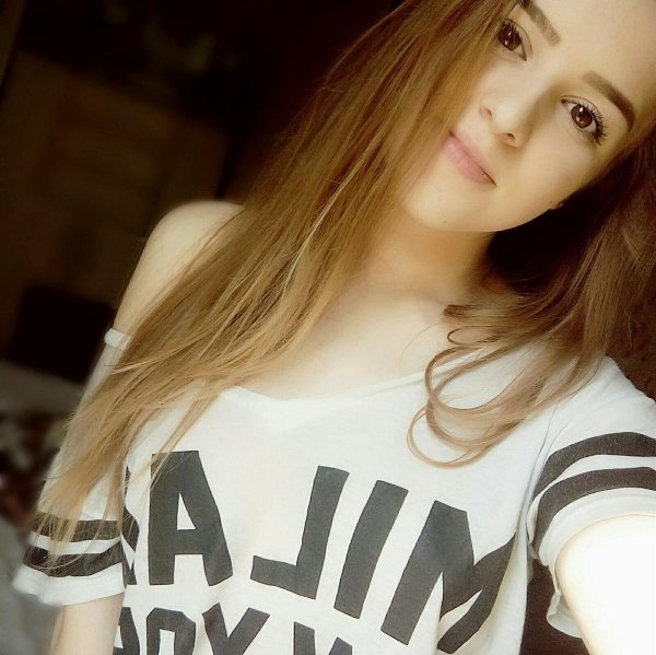 Девушка 12 лет