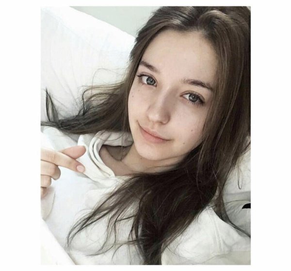 Девушка 12 лет
