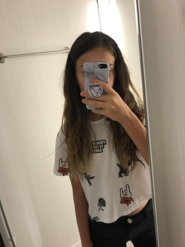 Девушка 12 лет