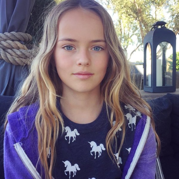 Девушка 12 лет