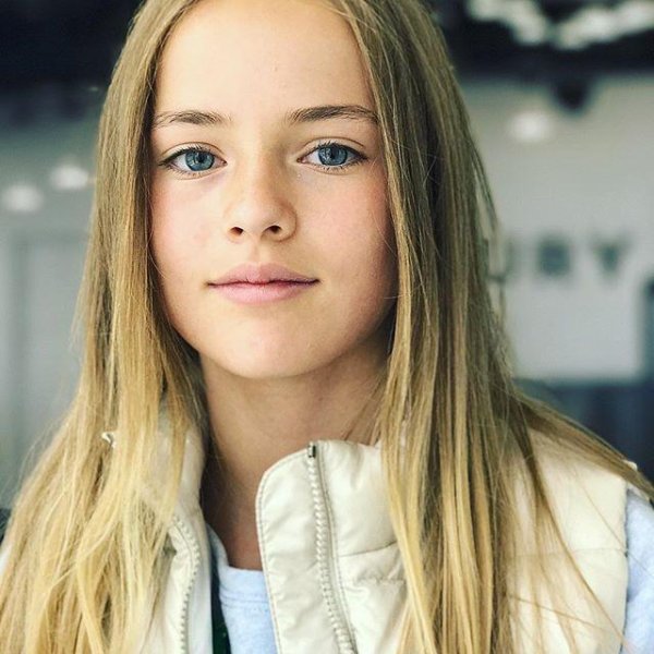 Девушка 12 лет