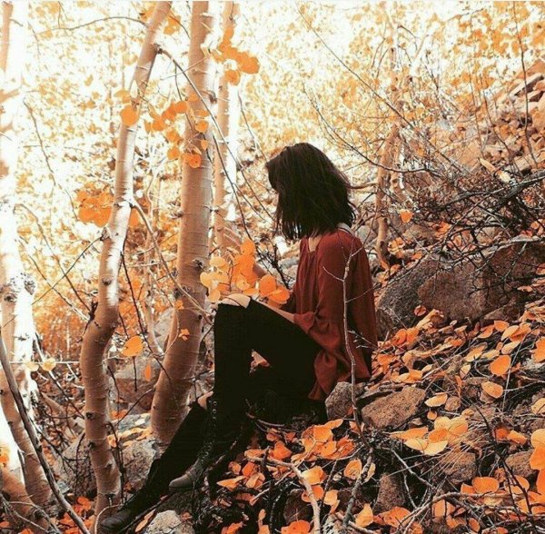 Девушка и осень