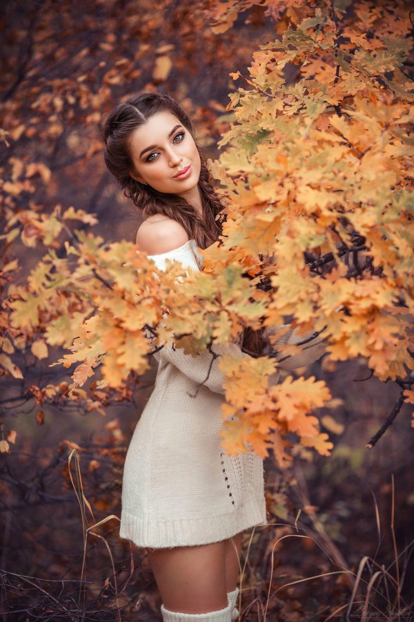 Девушка и осень