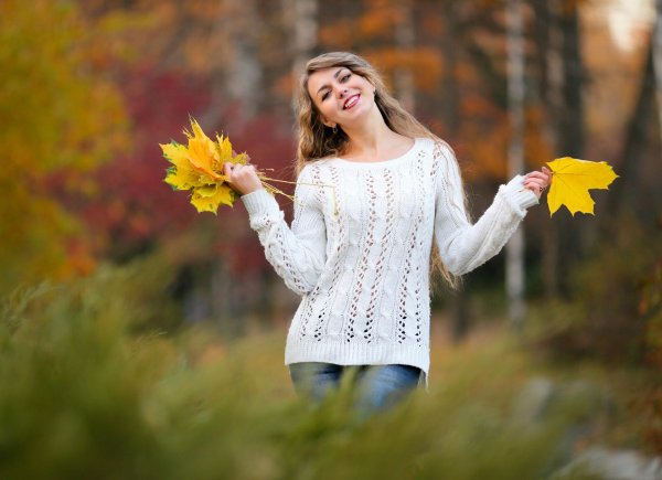 Девушка и осень