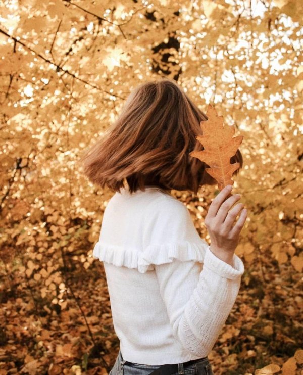 Девушка и осень