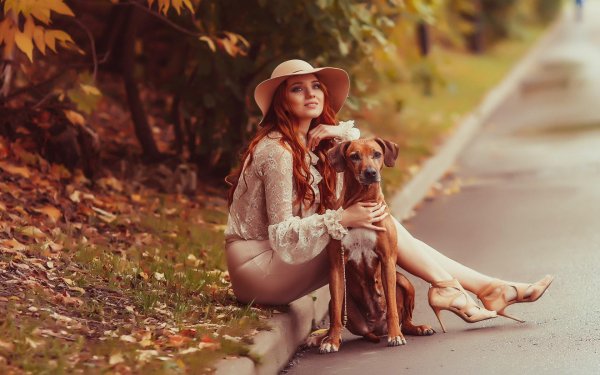 Девушка с собакой
