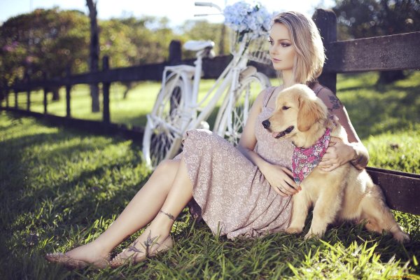 Девушка с собакой
