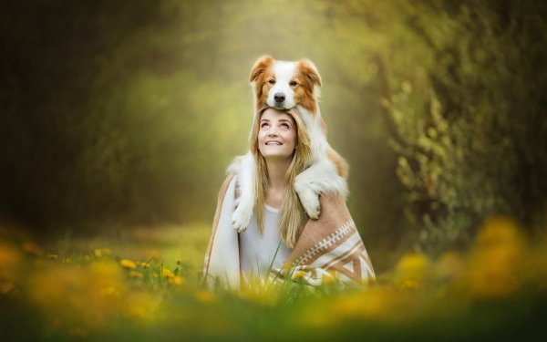 Девушка с собакой