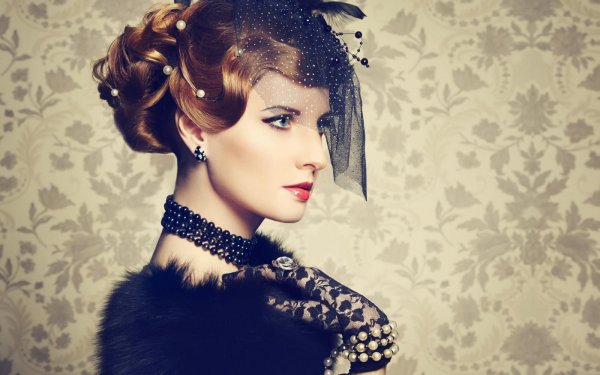 С девушками ретро