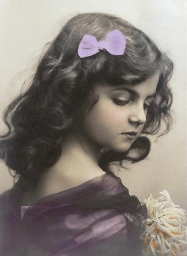 С девушками ретро