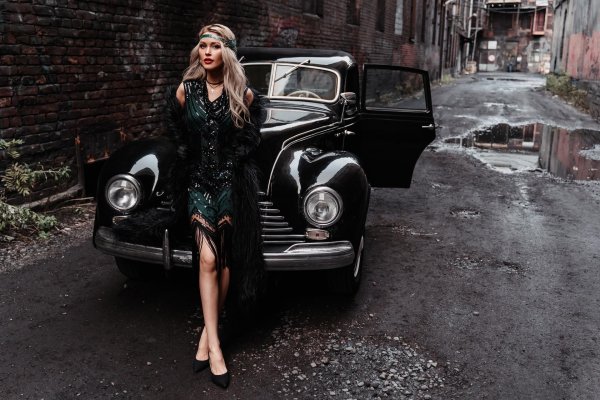 С девушками ретро