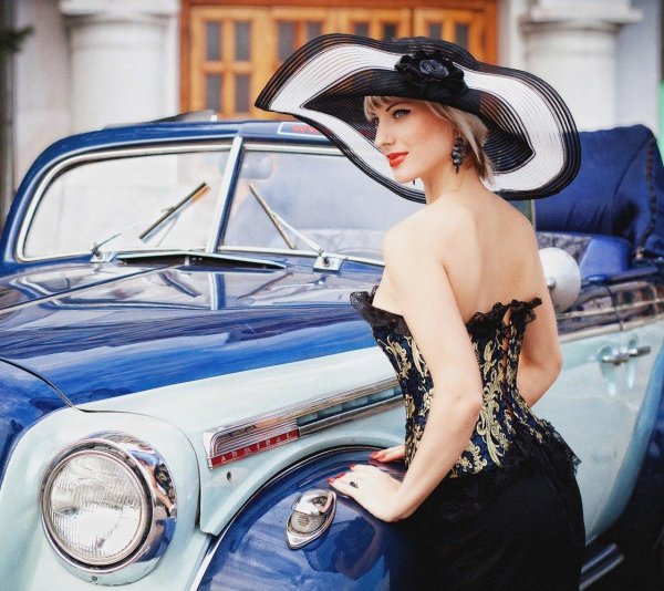 С девушками ретро