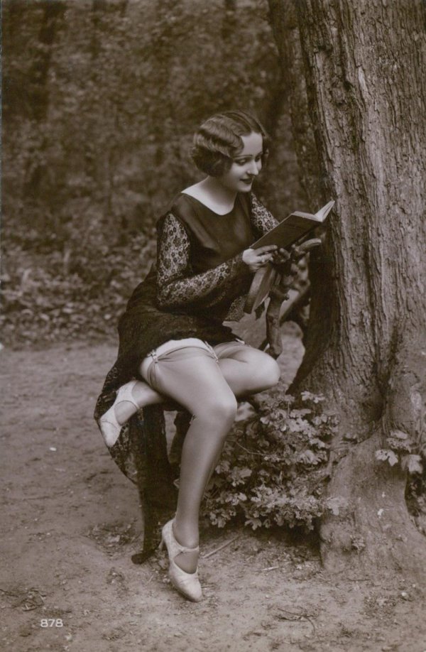 С девушками ретро