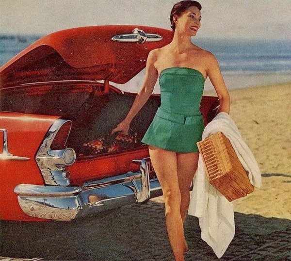 С девушками ретро