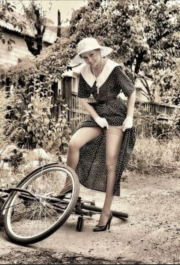 С девушками ретро