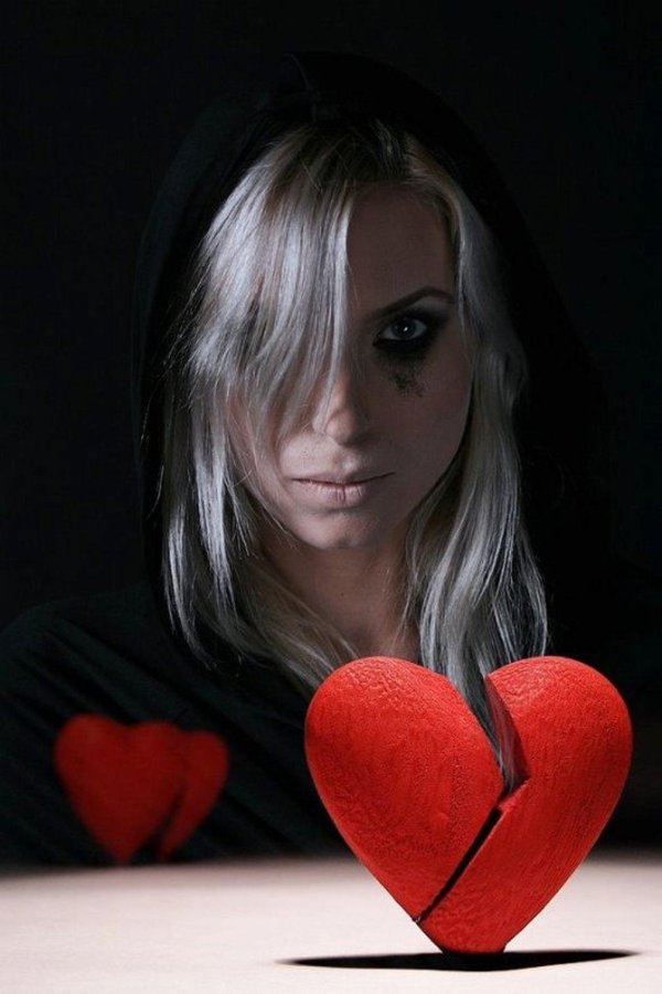 Разбитое сердце девушка