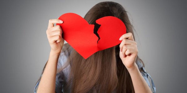 Разбитое сердце девушка