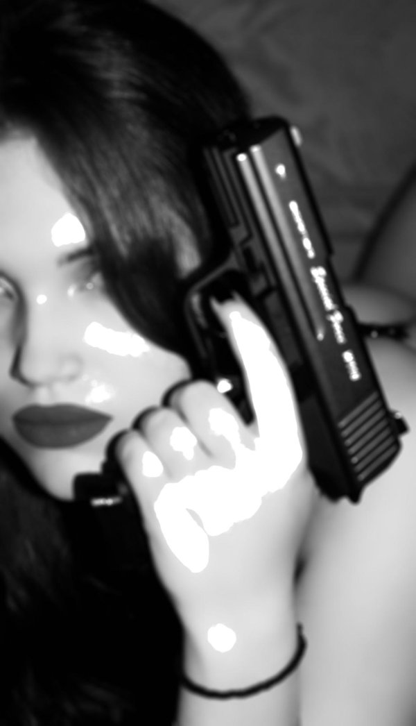 Девушка с пистолетом