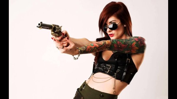 Девушка с пистолетом