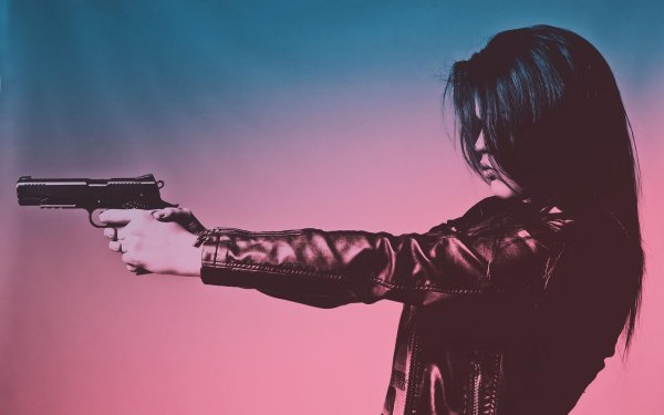 Девушка с пистолетом
