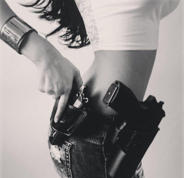 Девушка с пистолетом