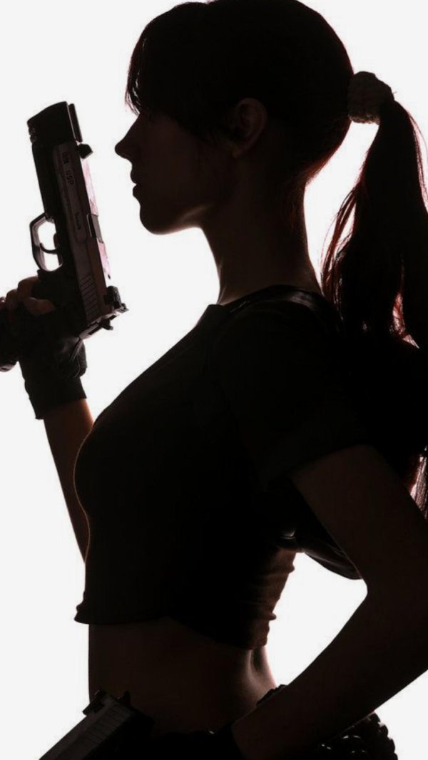 Девушка с пистолетом