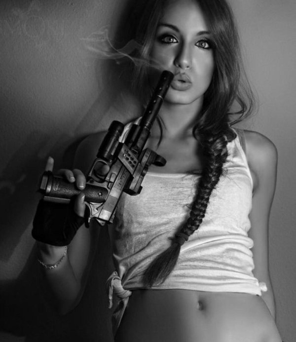 Девушка с пистолетом