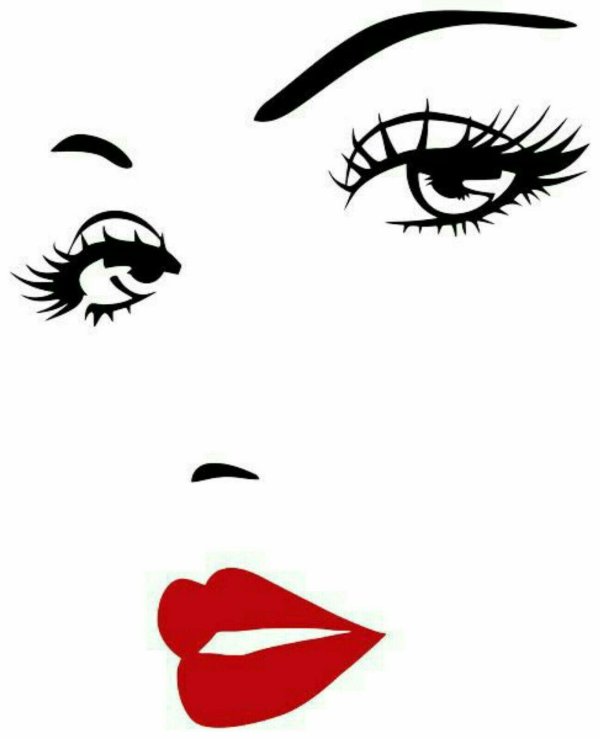 Девушка подмигивает глазом