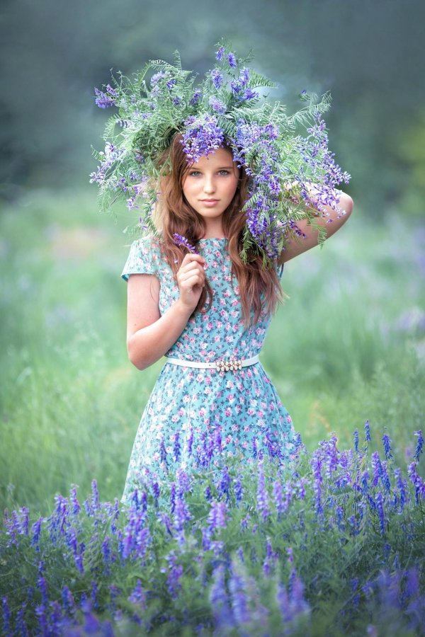 Девушка с незабудками