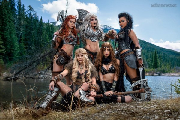 С девушками амазонками