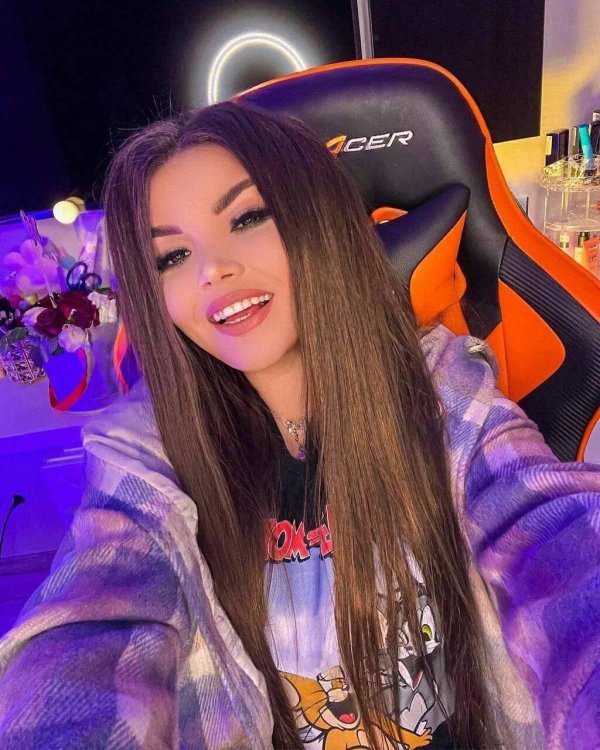 Лена самая девушка